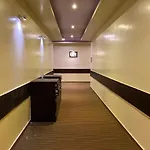 Hotel Pearl\'S Bkc Inn- Near Trade Centre, Visa Consulate